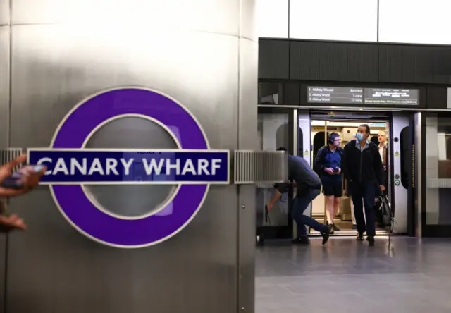 Passengers at Canary Wharf