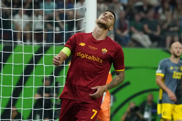 Lorenzo Pellegrini reacts