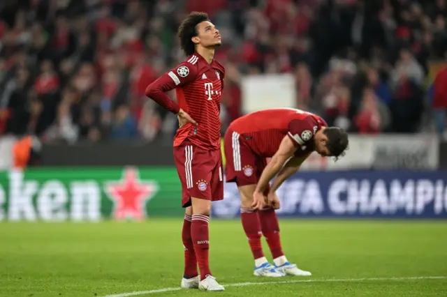 Bayern Munich players looking sad after losing to Villarreal