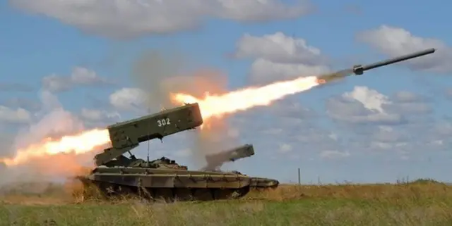 TOS-1 rocket battery (file pic)