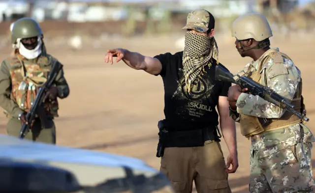 A French Marine Special Operation Forces officer trains Mali's FAMA soldiers as new Task Force Takuba multinationals military mission in sub-Saharan Africa's troubled region, in the Mali's Menaka army base, on December 6, 2021.