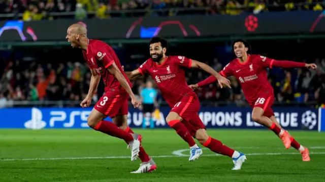 Fabinho celebrates