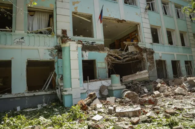 Damage at school 22 after shelling in downtown Donetsk, Ukraine, 30 May 2022.