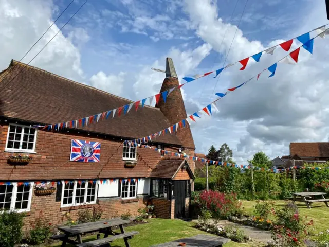 Goudhurst village preparations