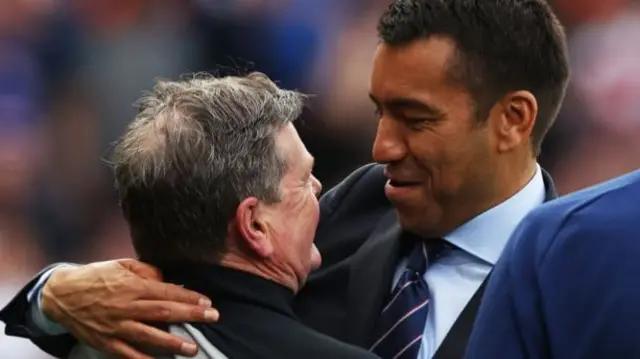 Giovanni van Bronckhorst with Jimmy Bell