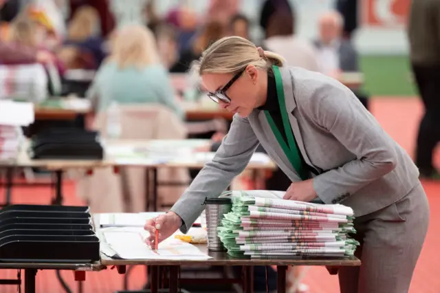 Voter counter at work in Cardiff