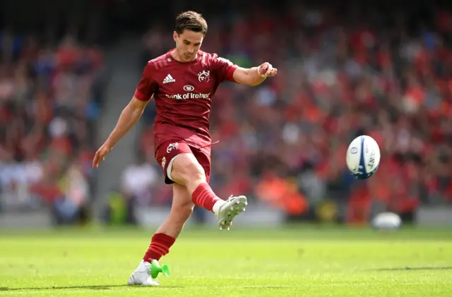 Joey Carbery sends three points over