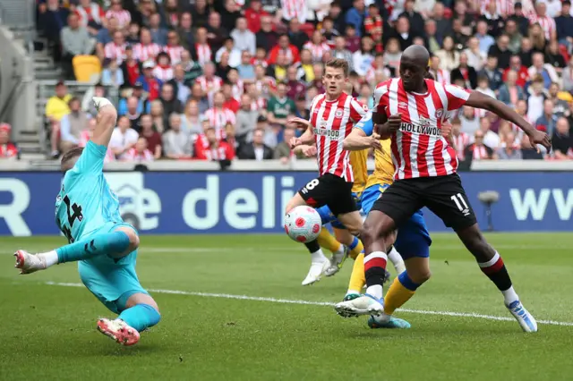 Yoane Wissa, Brentford, Southampton