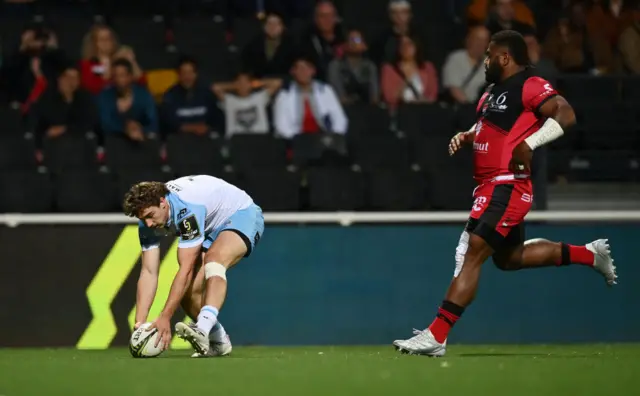 Josh McKay scores the game's first try