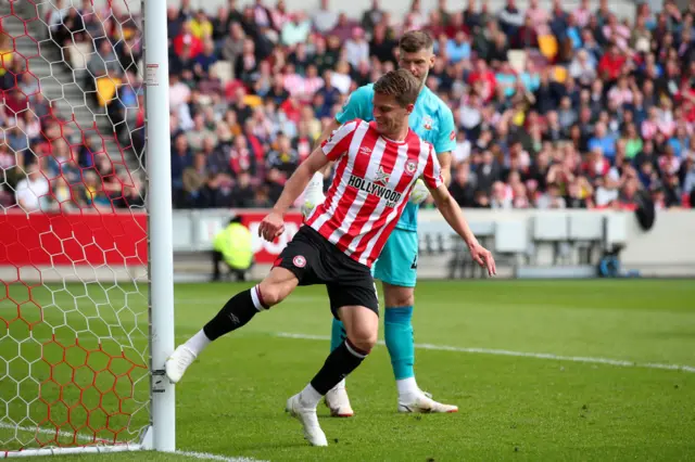 Mathias Jensen, Brentford, Southampton