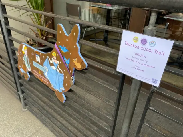 Corgi trail