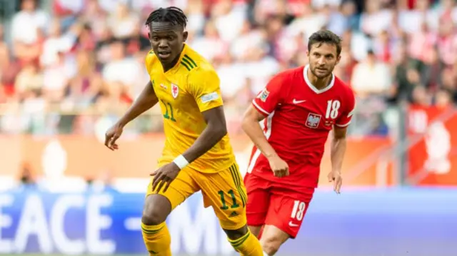 Rabbi Matondo runs with the ball