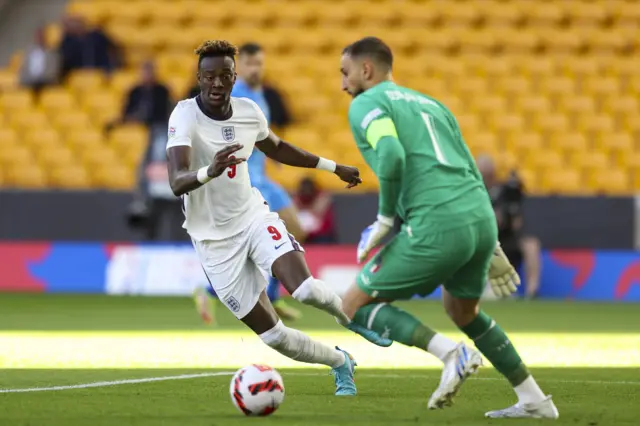 Tammy Abraham v Gianluigi Donnarumma