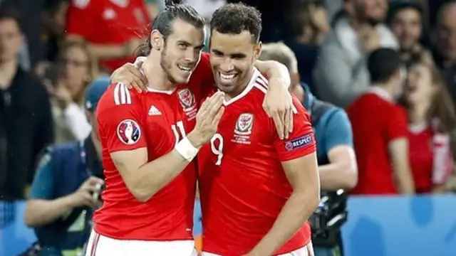 Gareth Bale and Hal Robson-Kanu