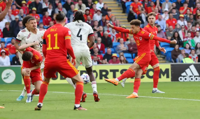 Ethan Ampadu shoots for goal