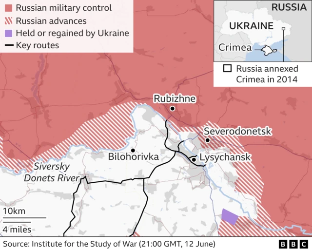 Map graphic showing areas around Severodonetsk under Ukrainian or Russian control