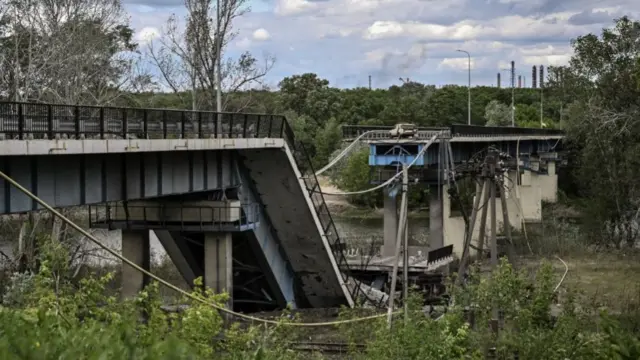 Destroyed bridge linking Severodonetsk and Lysychansk, 22 May 2022