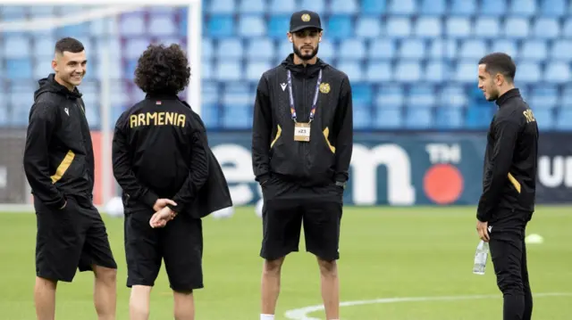 Armenia players look relaxed before kick-off