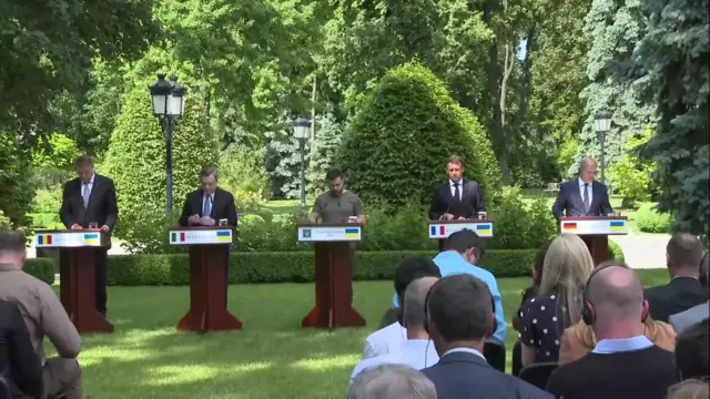 Romanian President Klaus Iohannis, Italian Prime Minister Mario Draghi, Ukraine President Volodymyr Zelensky, French President Emmanuel Macron and German Chancellor Olaf Scholz