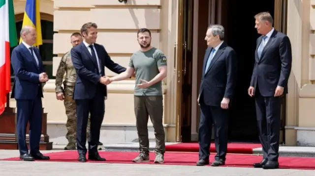 President Volodymyr Zelensky with German Chancellor Olaf Scholz, French President Emmanuel Macron, Italian Prime Minister Mario Draghi and Romanian President Klaus Iohannis