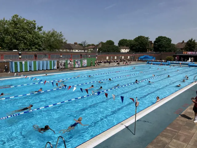 Charlton lido