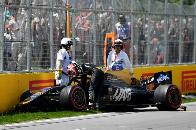 Kevin Magnussen crashes in qualifying in 2019