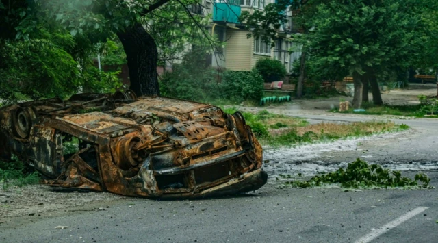 A destroyed car in Severodonetsk. Photo: May 2022