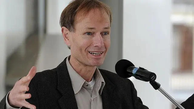 Sean Davison