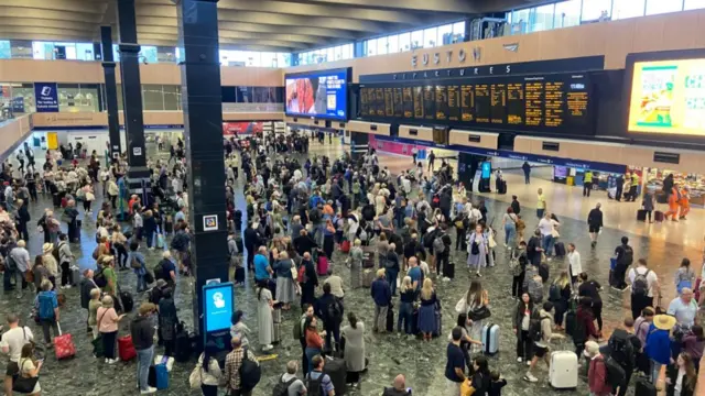 Euston station, Mon 20 June 2022