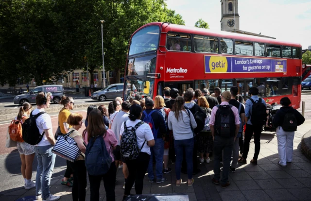 Bus queues