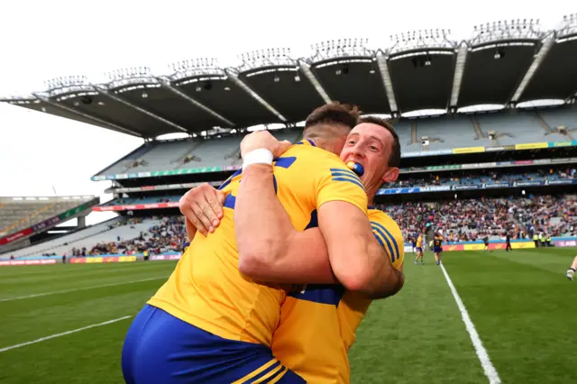 Clare celebrate beating Roscommon