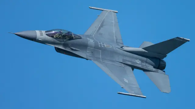 an F-16 fighter jet