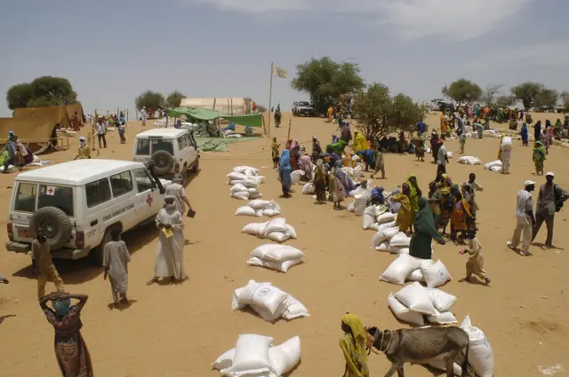 An archive photo of Red Cross delivering food aid in Chad in 2004