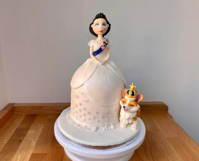 Queen cake