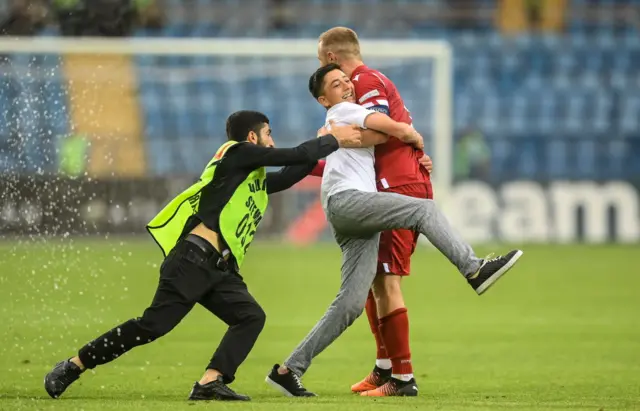 Pitch invader