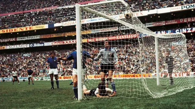 Gerd Muller scores against Italy in the 1970 World Cup