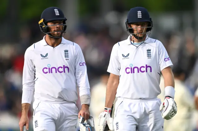 Ben Foakes and Joe Root