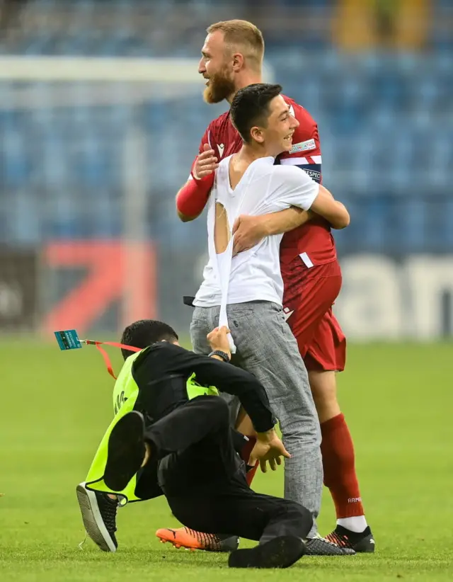 Pitch invader