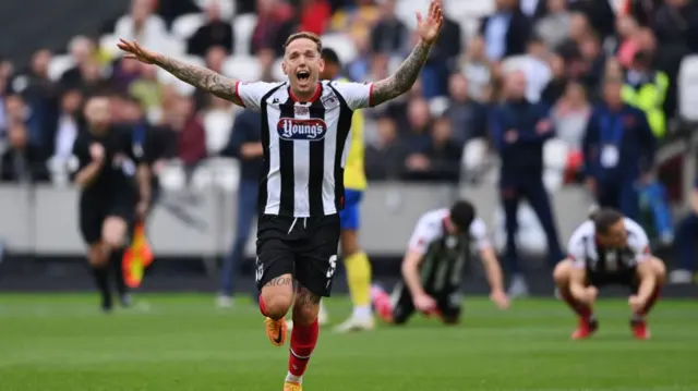 Grimsby promoted to the EFL