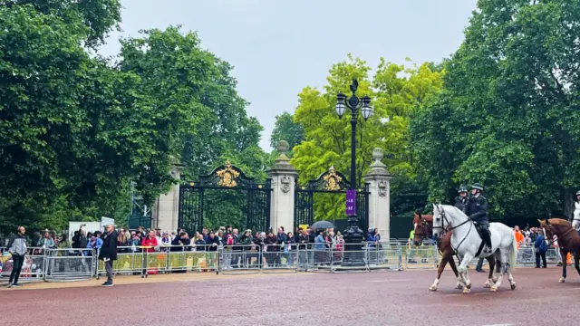 Crowds outside Buckingham Palace