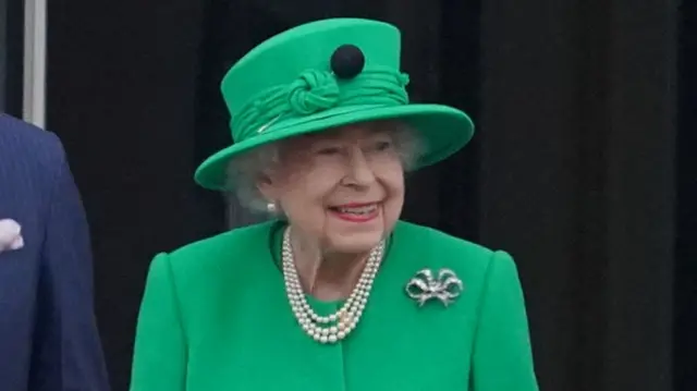 The Queen on Buckingham Palace balcony at Jubilee celebrations