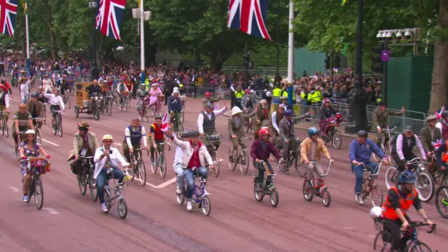 Bikes cycle down the Mall