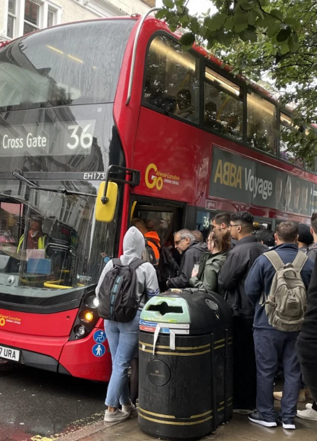 Bus queue