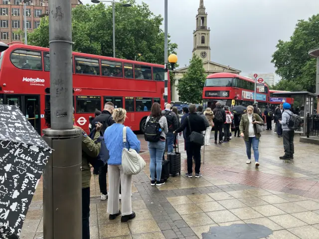 Bus queues
