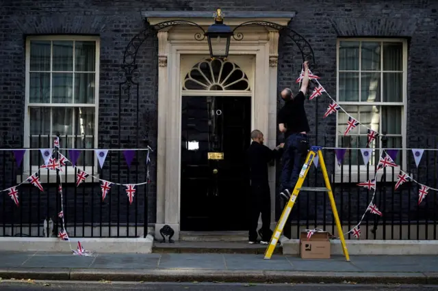 Jubilee bunting removed from Downing Street