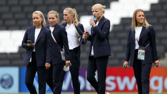 Denmark v Finland (17:00 BST)