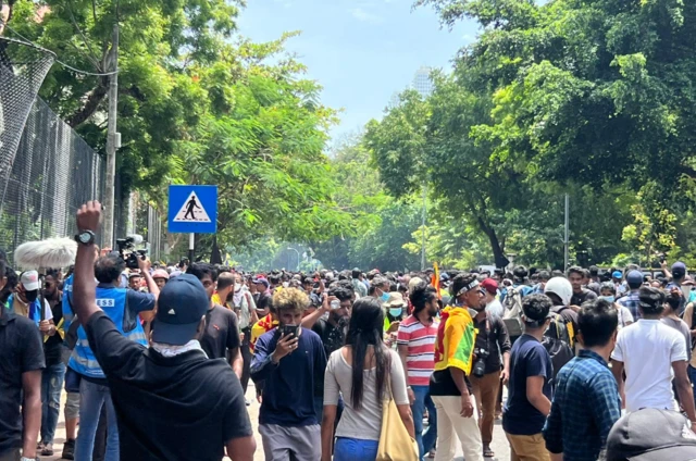 Protesters heading towards the Prime Minister's office