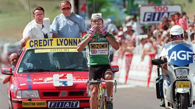 Laurent Jalabert wins at Mende in 1995 after his attack up Cote de la Croix Neuve