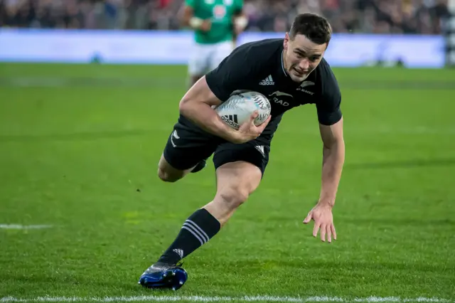 Will Jordan scores an incredible try for New Zealand