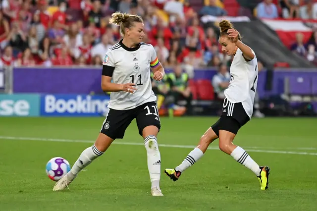 Lina Magull scores for Germany